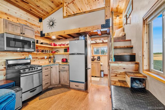 189 Goldenburg Canyon Road, Hartsel, CO 80449