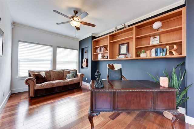 109 Vista Oaks DR, Dripping Springs, TX 78620