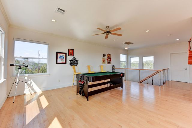 109 Vista Oaks DR, Dripping Springs, TX 78620