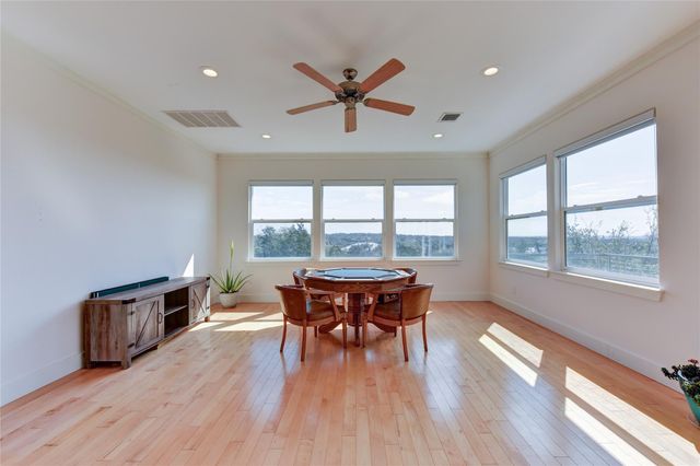 109 Vista Oaks DR, Dripping Springs, TX 78620