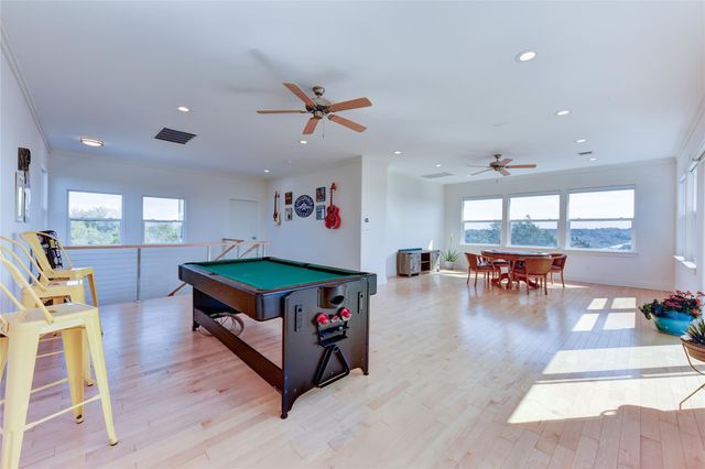 109 Vista Oaks DR, Dripping Springs, TX 78620