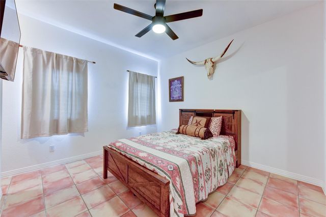 109 Vista Oaks DR, Dripping Springs, TX 78620