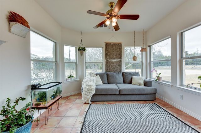 109 Vista Oaks DR, Dripping Springs, TX 78620