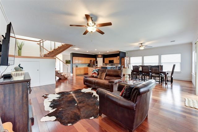 109 Vista Oaks DR, Dripping Springs, TX 78620