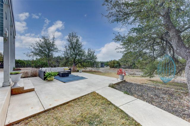 109 Vista Oaks DR, Dripping Springs, TX 78620