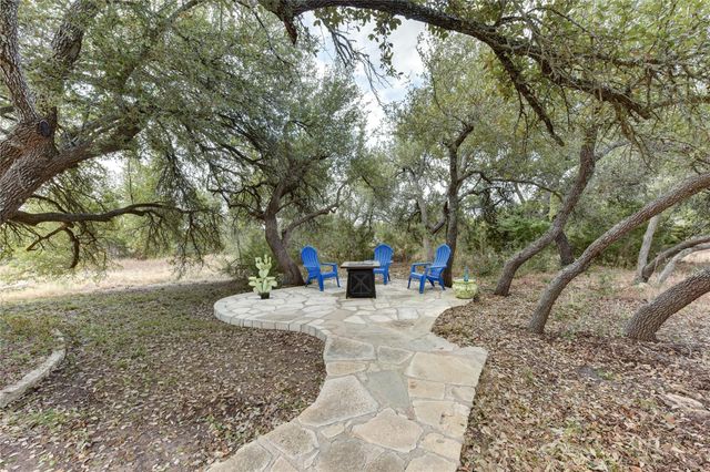 109 Vista Oaks DR, Dripping Springs, TX 78620