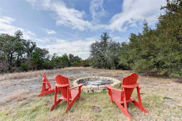 109 Vista Oaks DR, Dripping Springs, TX 78620