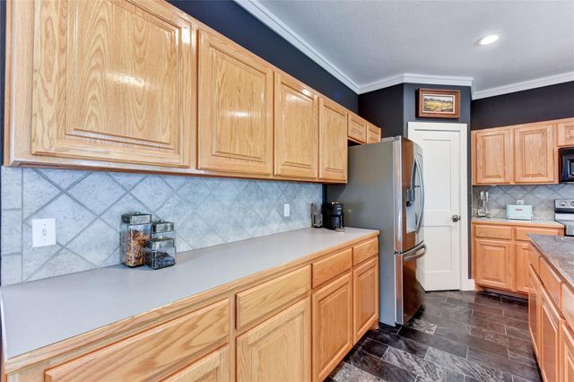 109 Vista Oaks DR, Dripping Springs, TX 78620