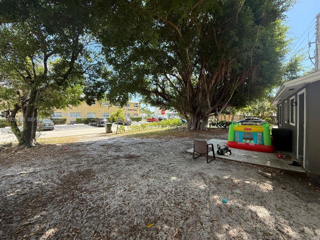 1299 NE 40th Ct 1299, Oakland Park, FL 33334