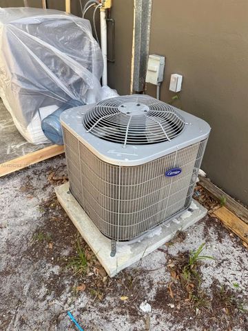 1299 NE 40th Ct 1299, Oakland Park, FL 33334