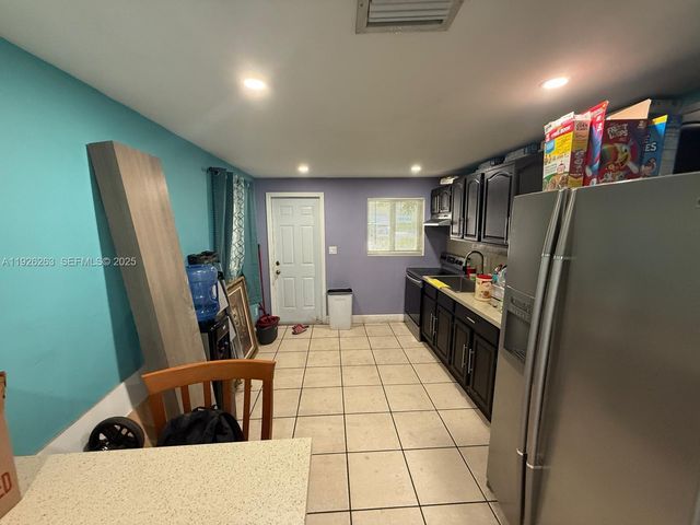 1299 NE 40th Ct 1299, Oakland Park, FL 33334