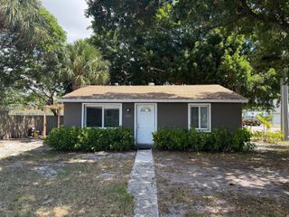 1299 NE 40th Ct 1299, Oakland Park, FL 33334