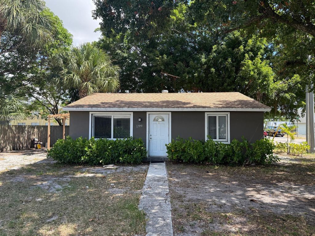 1299 NE 40th Ct 1299, Oakland Park, FL 33334