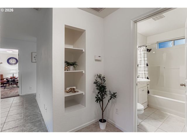 12920 Sw DOUGLAS St, Portland, OR 97225