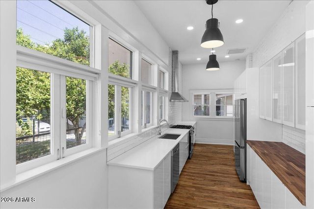 825 N 3RD Avenue, Phoenix, AZ 85003