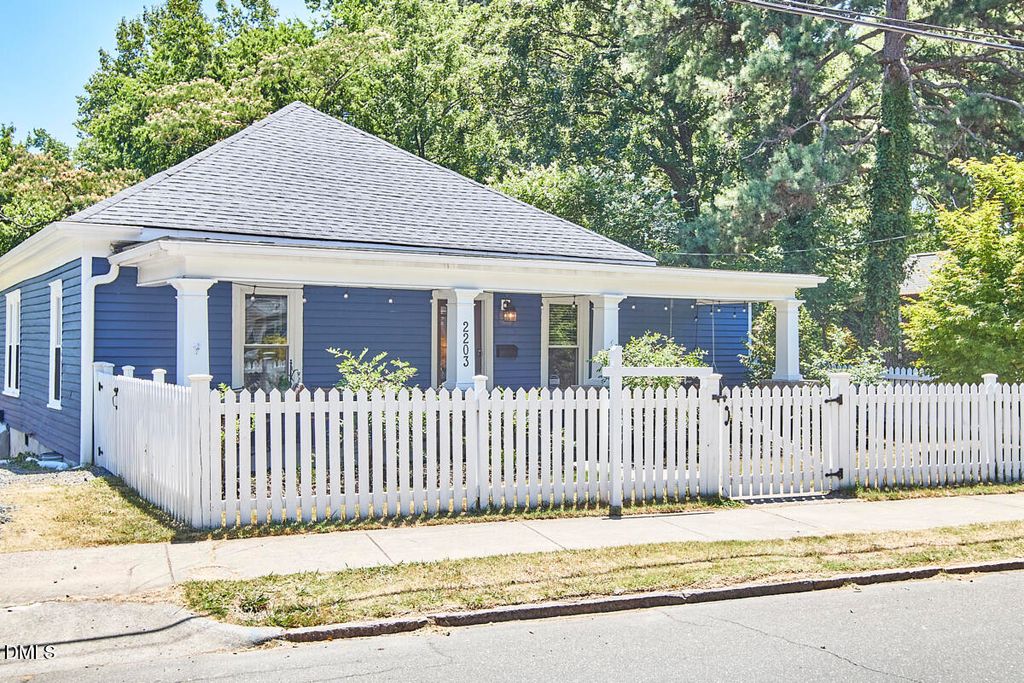2203 Chapel Hill Road, Durham, NC 27707