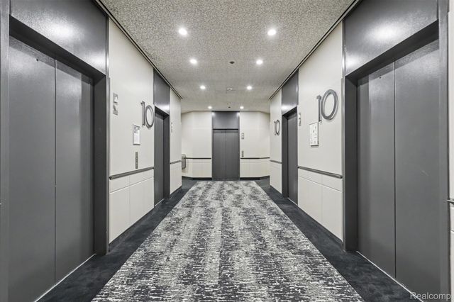 1 Parklane Boulevard W1050, Dearborn, MI 48126