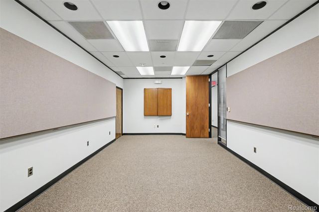 1 Parklane Boulevard W1050, Dearborn, MI 48126