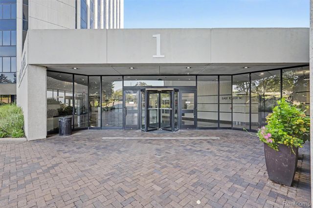 1 Parklane Boulevard W1050, Dearborn, MI 48126