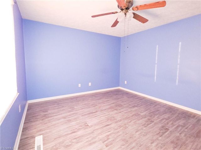 112 Oak Ridge Place, Mount Airy, NC 27030