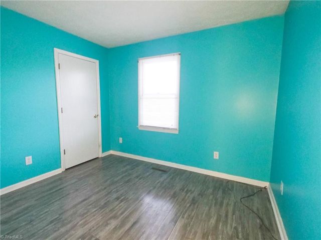 112 Oak Ridge Place, Mount Airy, NC 27030