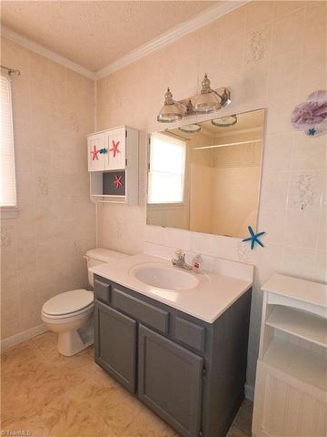 112 Oak Ridge Place, Mount Airy, NC 27030