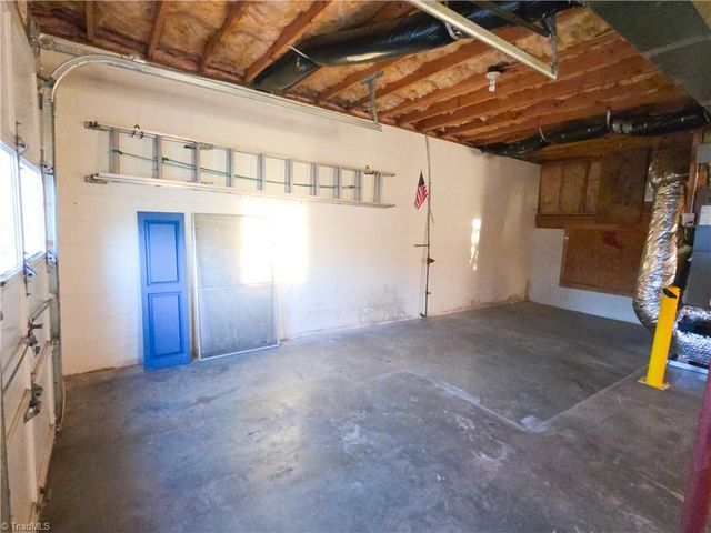 112 Oak Ridge Place, Mount Airy, NC 27030