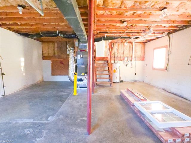 112 Oak Ridge Place, Mount Airy, NC 27030