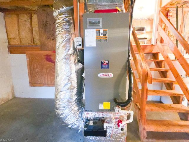 112 Oak Ridge Place, Mount Airy, NC 27030