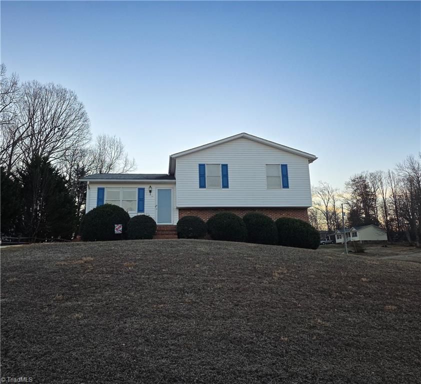 112 Oak Ridge Place, Mount Airy, NC 27030