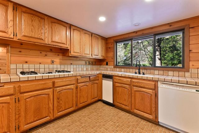 26897 Spring Ct, Pioneer, CA 95666