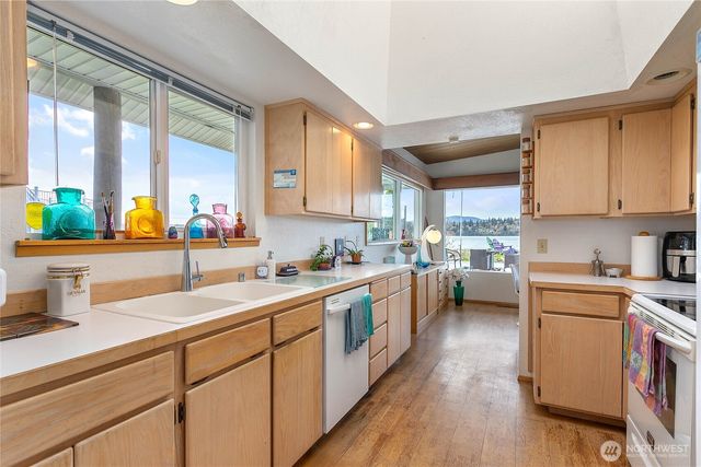 2589 Lummi View Drive, Bellingham, WA 98226