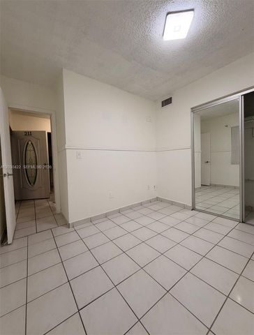 1035 W 77th Street 211, Hialeah, FL 33014