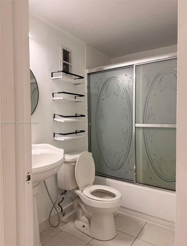 1035 W 77th Street 211, Hialeah, FL 33014