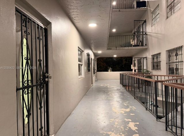 1035 W 77th Street 211, Hialeah, FL 33014