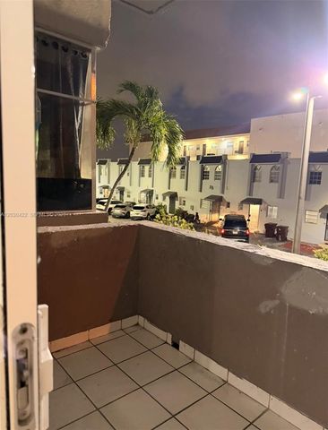 1035 W 77th Street 211, Hialeah, FL 33014