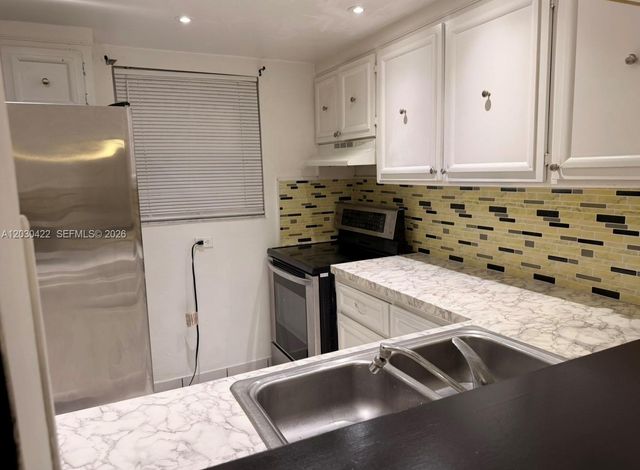 1035 W 77th Street 211, Hialeah, FL 33014