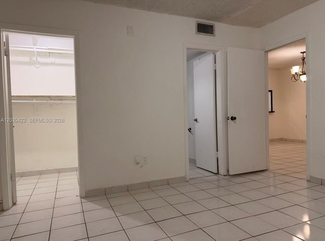 1035 W 77th Street 211, Hialeah, FL 33014