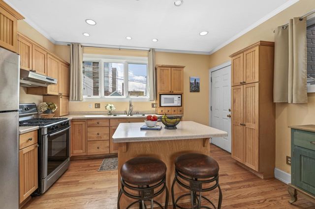 1615 E Kane PLACE, Milwaukee, WI 53202