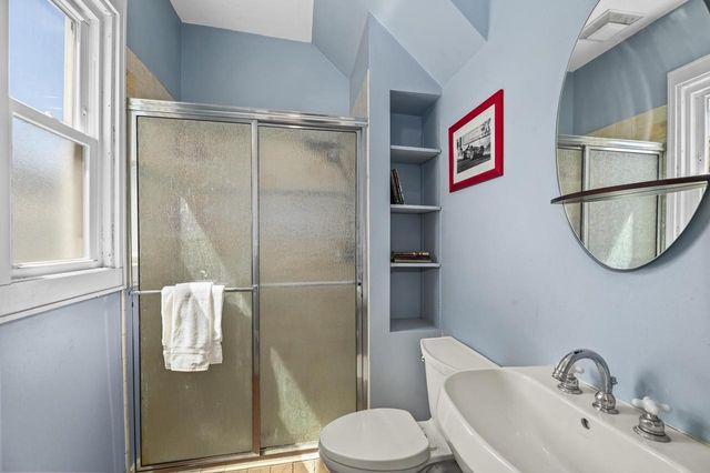 1615 E Kane PLACE, Milwaukee, WI 53202