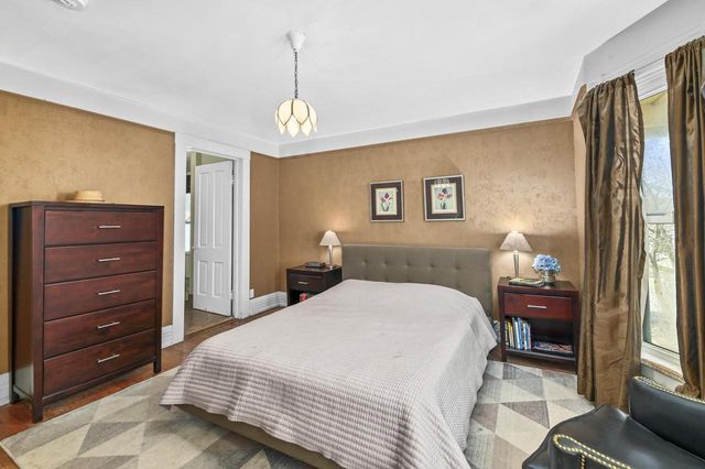 1615 E Kane PLACE, Milwaukee, WI 53202