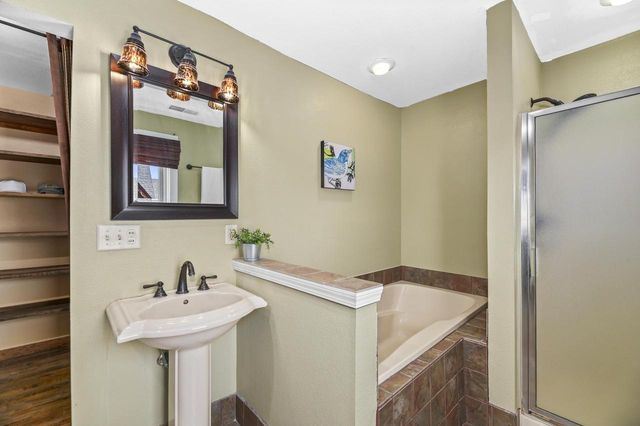 1615 E Kane PLACE, Milwaukee, WI 53202