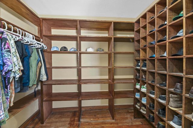 1615 E Kane PLACE, Milwaukee, WI 53202