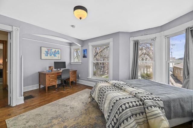 1615 E Kane PLACE, Milwaukee, WI 53202