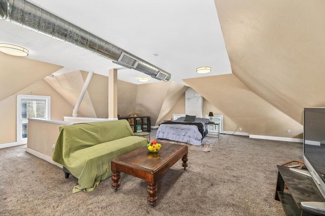 1615 E Kane PLACE, Milwaukee, WI 53202
