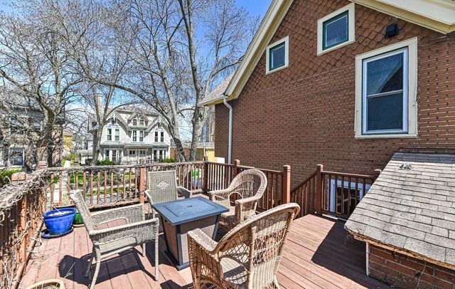 1615 E Kane PLACE, Milwaukee, WI 53202