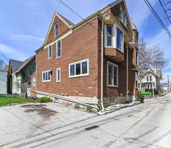 1615 E Kane PLACE, Milwaukee, WI 53202