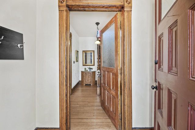 1615 E Kane PLACE, Milwaukee, WI 53202