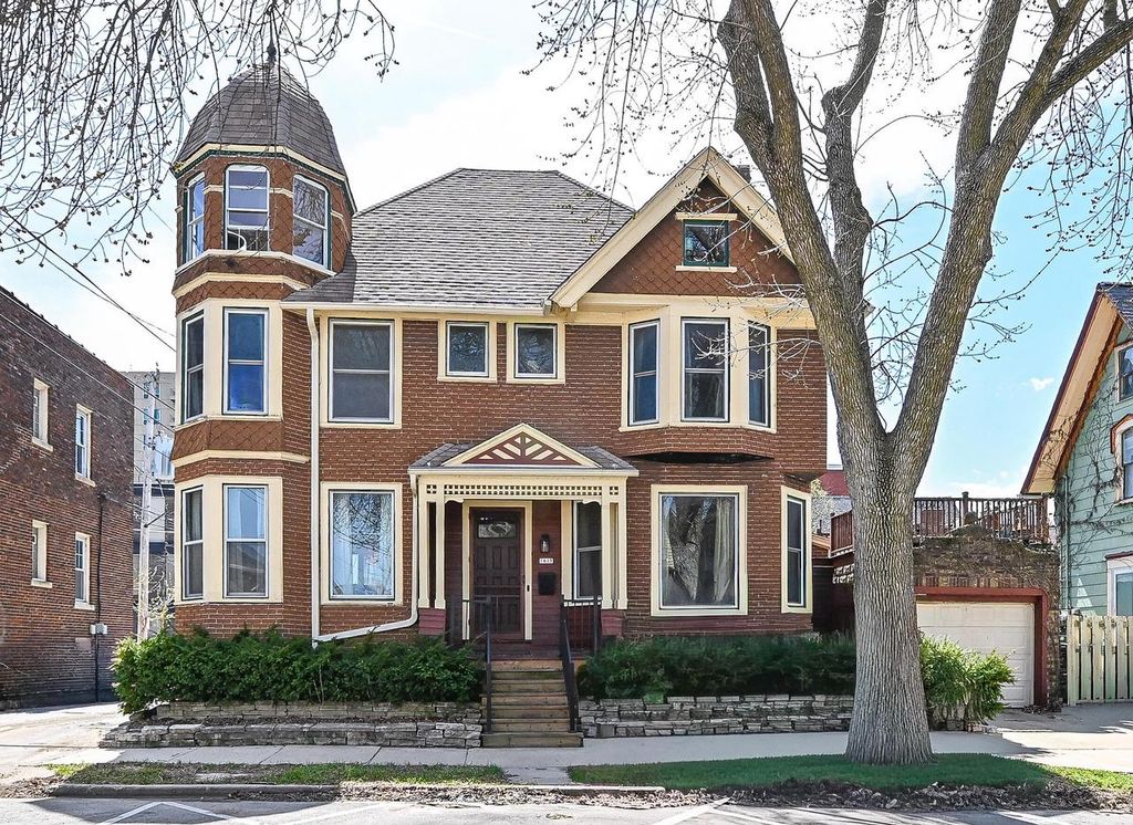 1615 E Kane PLACE, Milwaukee, WI 53202