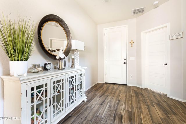 7039 N 84TH Avenue, Glendale, AZ 85305